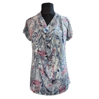 Bluzka z lejącym dekoltem woda z pastelowym mozaikowym wzorem